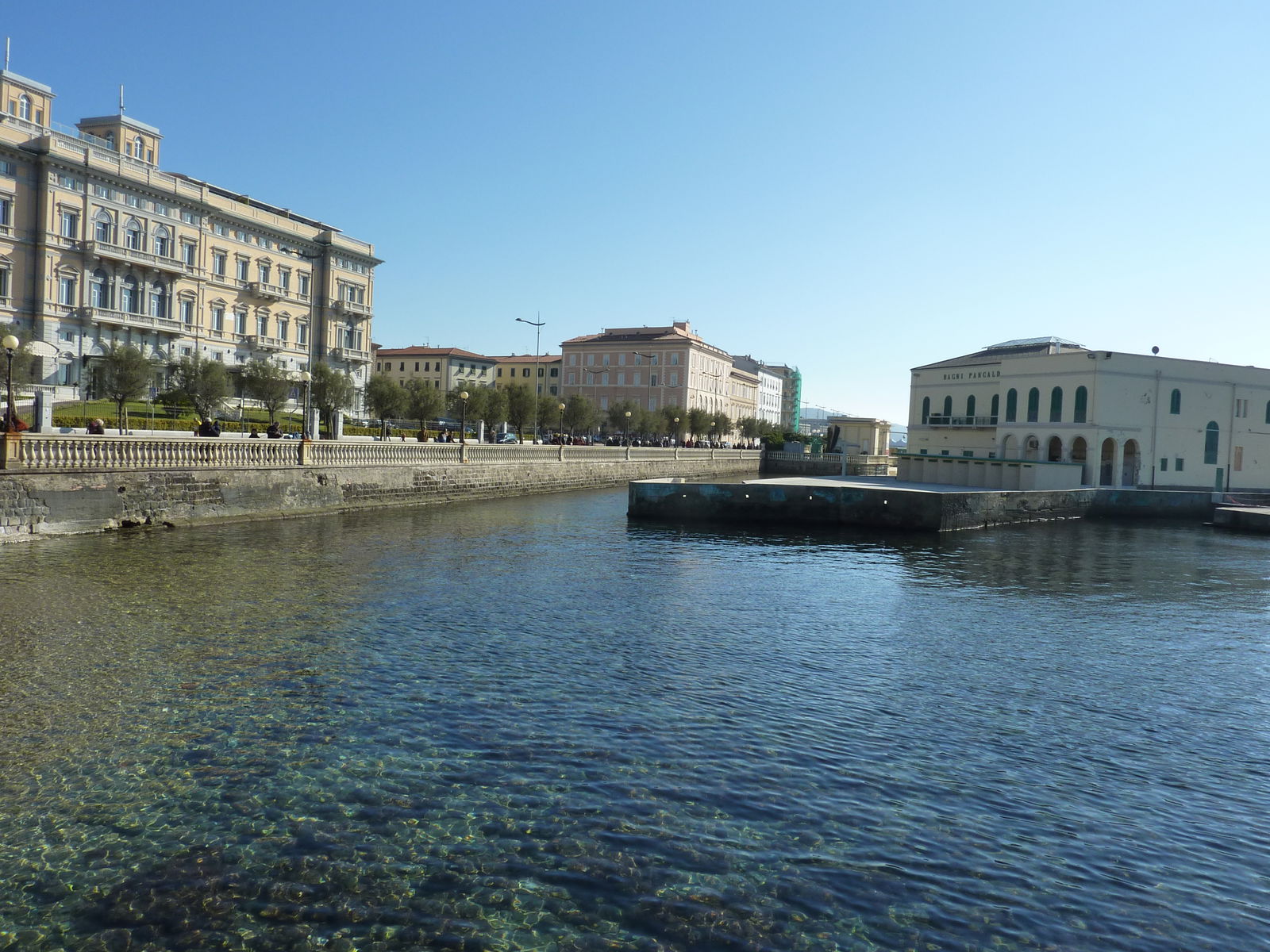 Run in Livorno near Pisa, Italy, image size:3648x2736